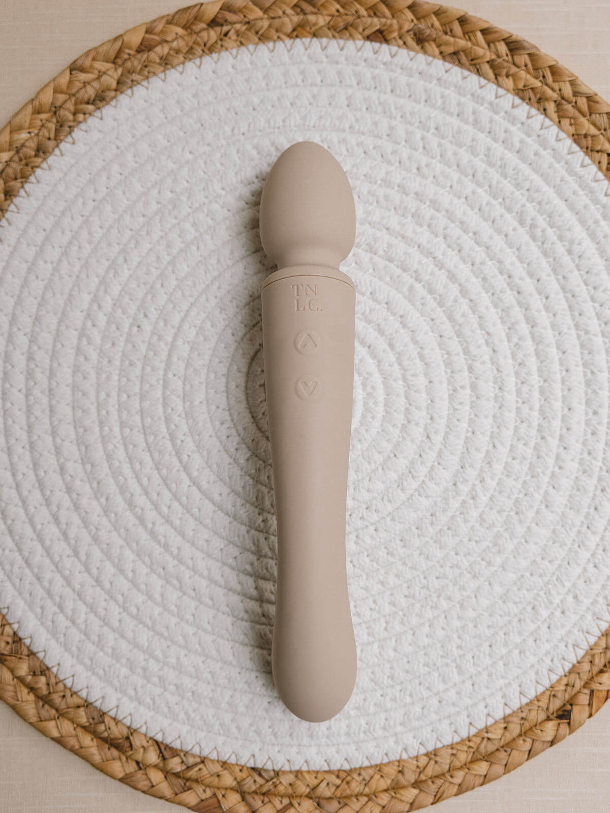 Cassia : Dual-ended and Curved Wand Vibrator