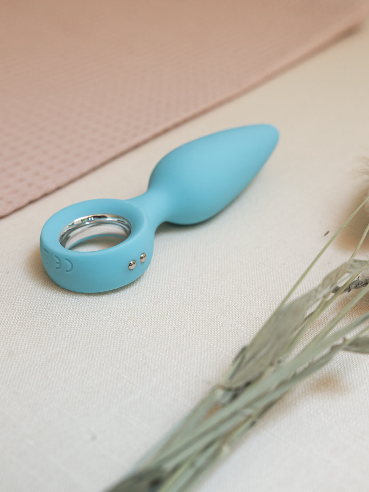 Quince : Buttery Smooth Vibrating Butt Plug