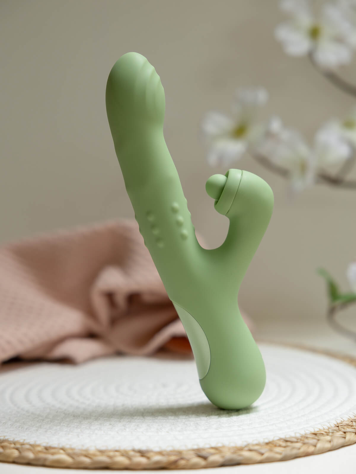 Senna : Unique ‘Come-Hither’ Thrusting Dildo & Vibrator