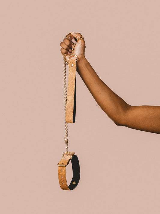 Camellia Choker : Cork Leather Choker Chain with Leash