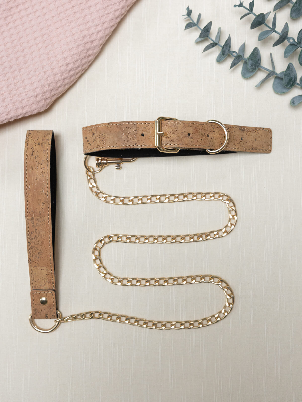 Camellia Choker : Cork Leather Choker Chain with Leash