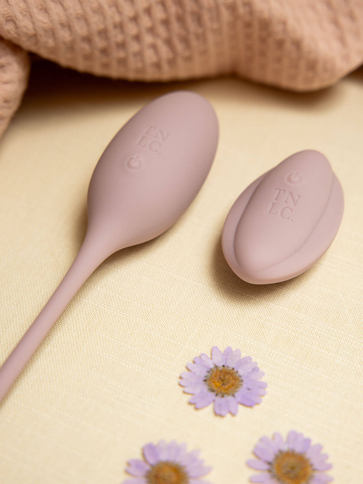 Nepeta : Remote Controlled Love Egg with Strong Vibrations