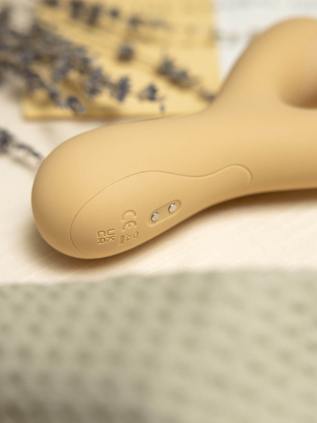 Camphor : Rabbit Style Vibrating Dildo with Clitoral Suction