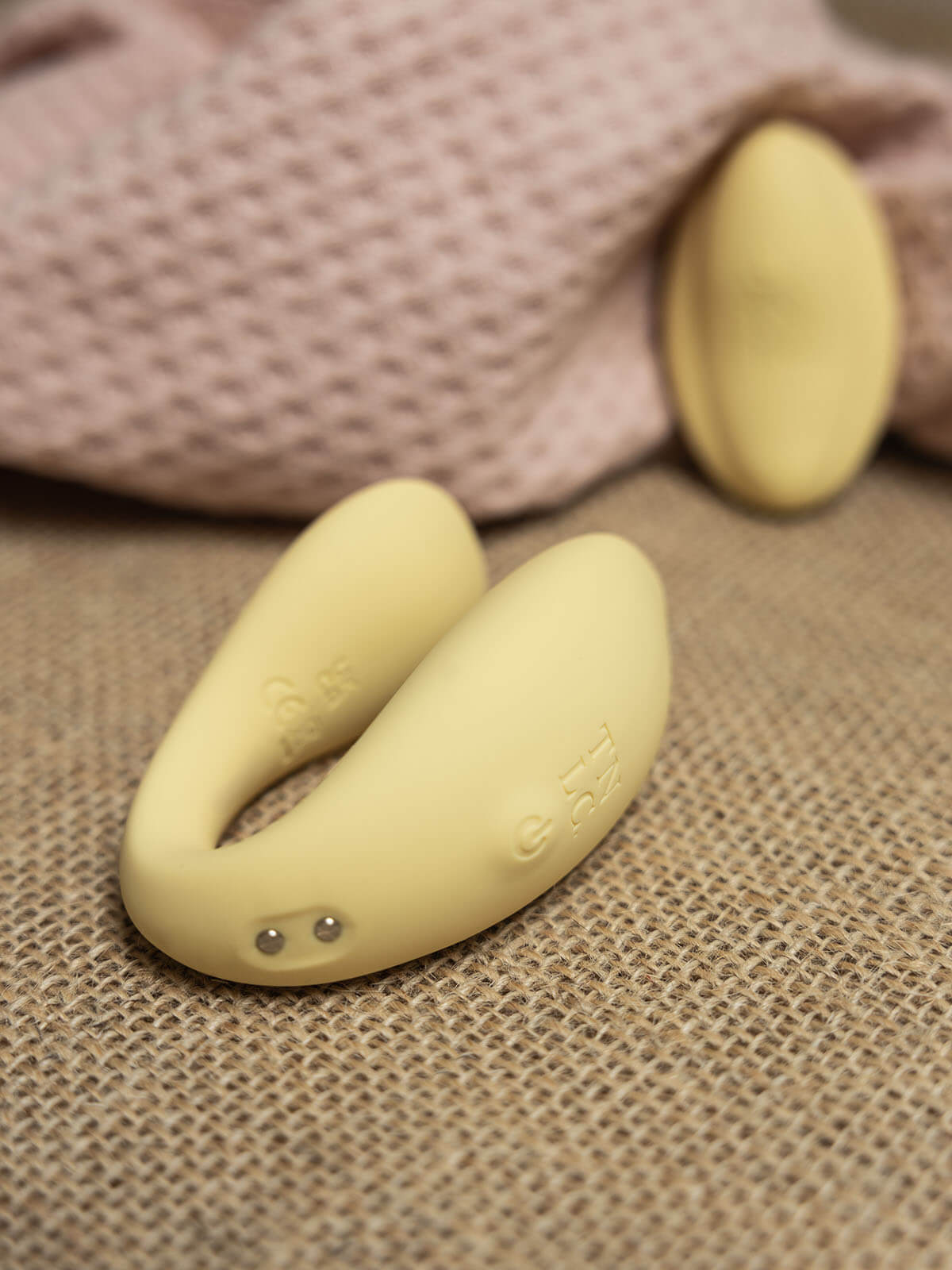 Cistus : Dual G-Spot & Clitoral Vibrator with Remote